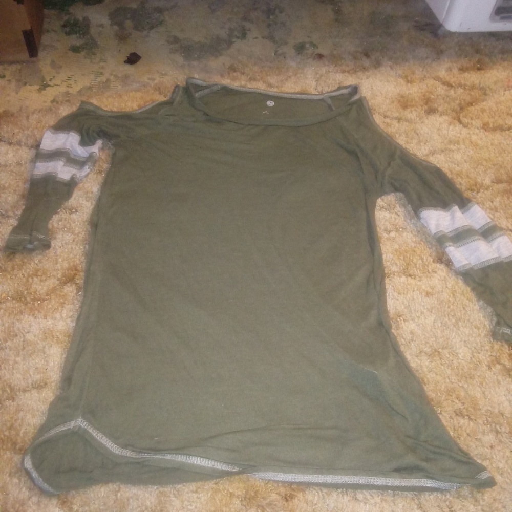 Green stretchy shirt